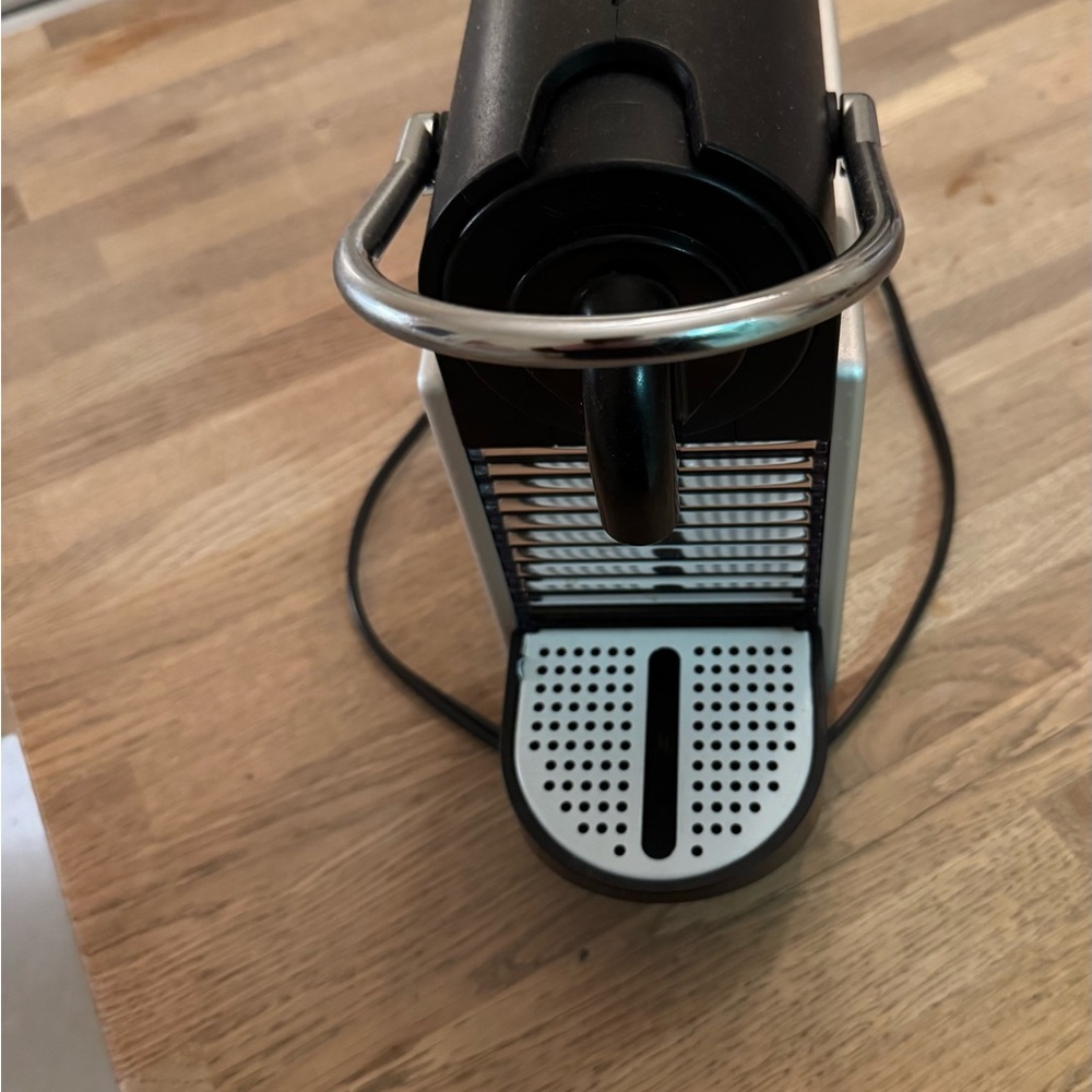 Nespresso Pixie Espresso Machine